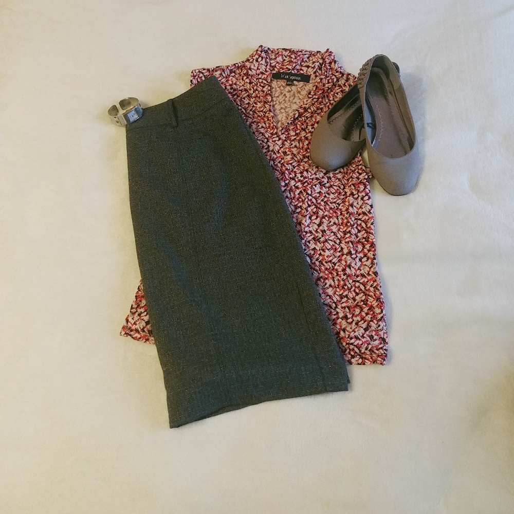 Dressbarn grey sparkly pencil skirt - size 4